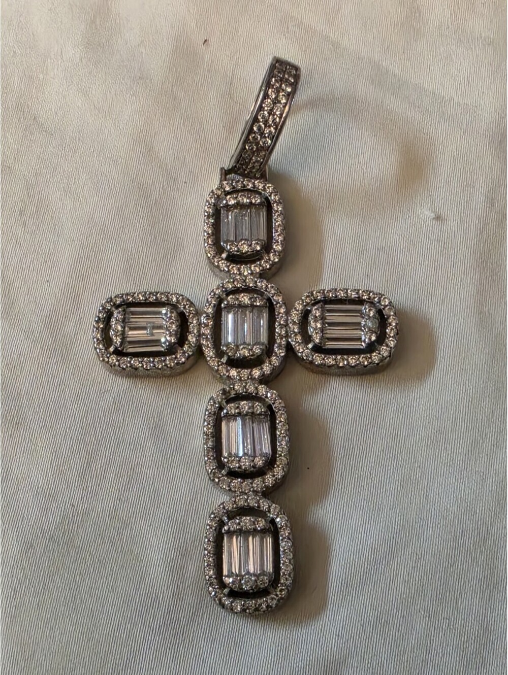 925 CN Signed Solid Sterling Silver C Z  Baguette Cross Pendant.11gs